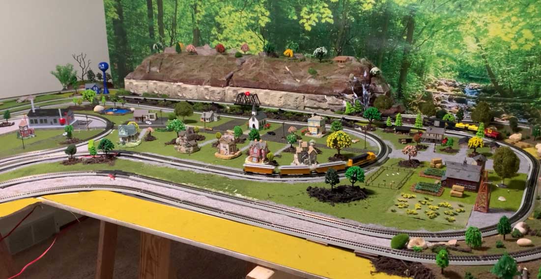 L shaped N scale layout
