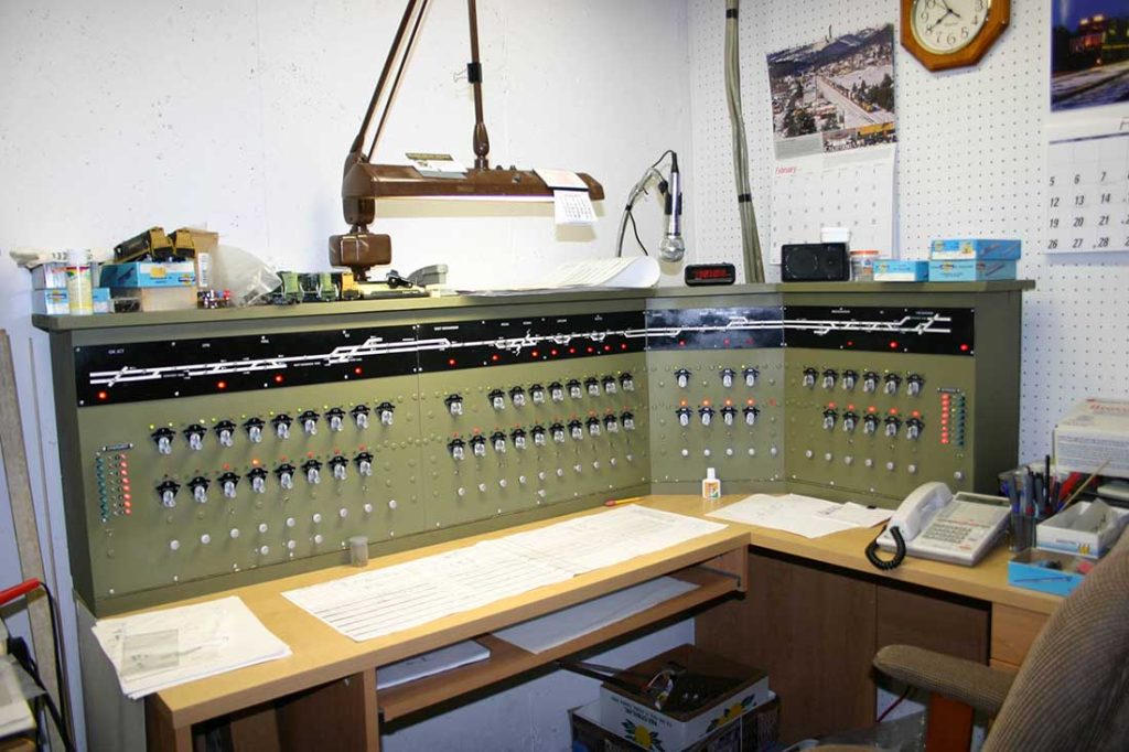 Model Train Controlbooth Model train river - Model railroad layouts plansModel railroad layouts ...