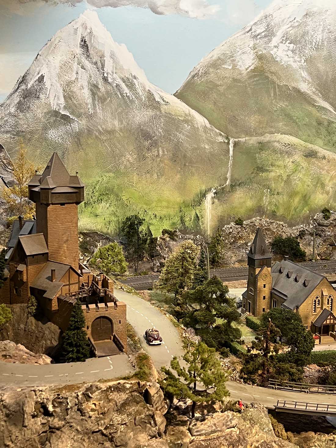 TRACKSIDE BACKDROP #581 Rocky Mountains Trees And Sky N Scale