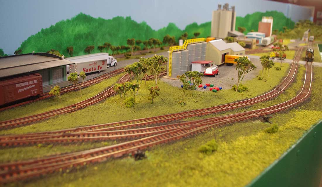 HO scale mainline industrial area