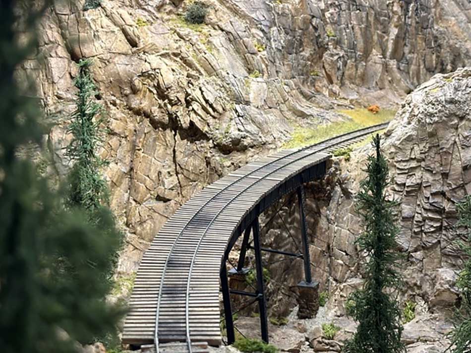 O scale curves trestle