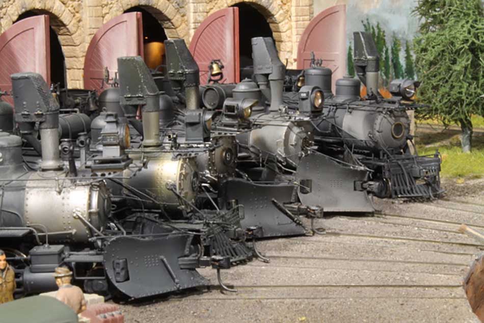 Battery power for model trains roundhouse