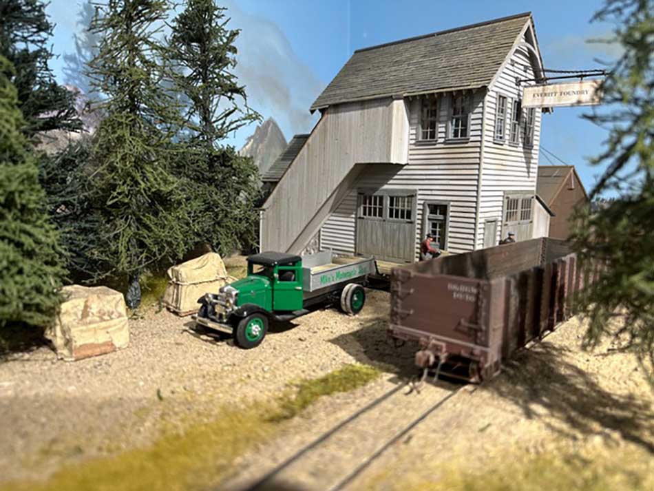 O scale loading at the foundry