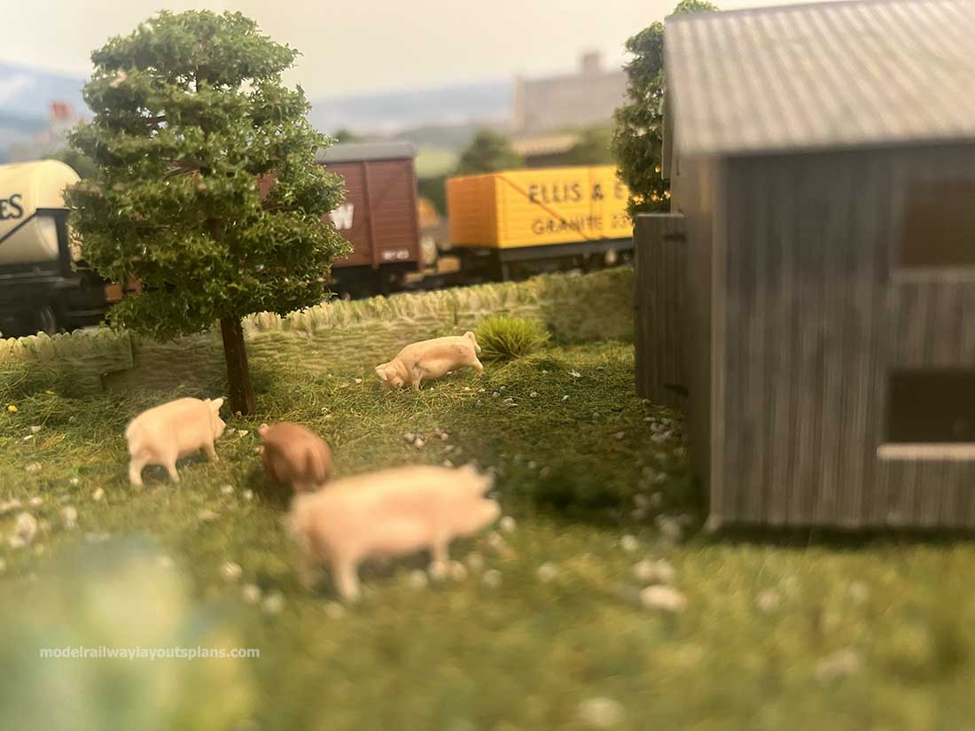 oo scale farm