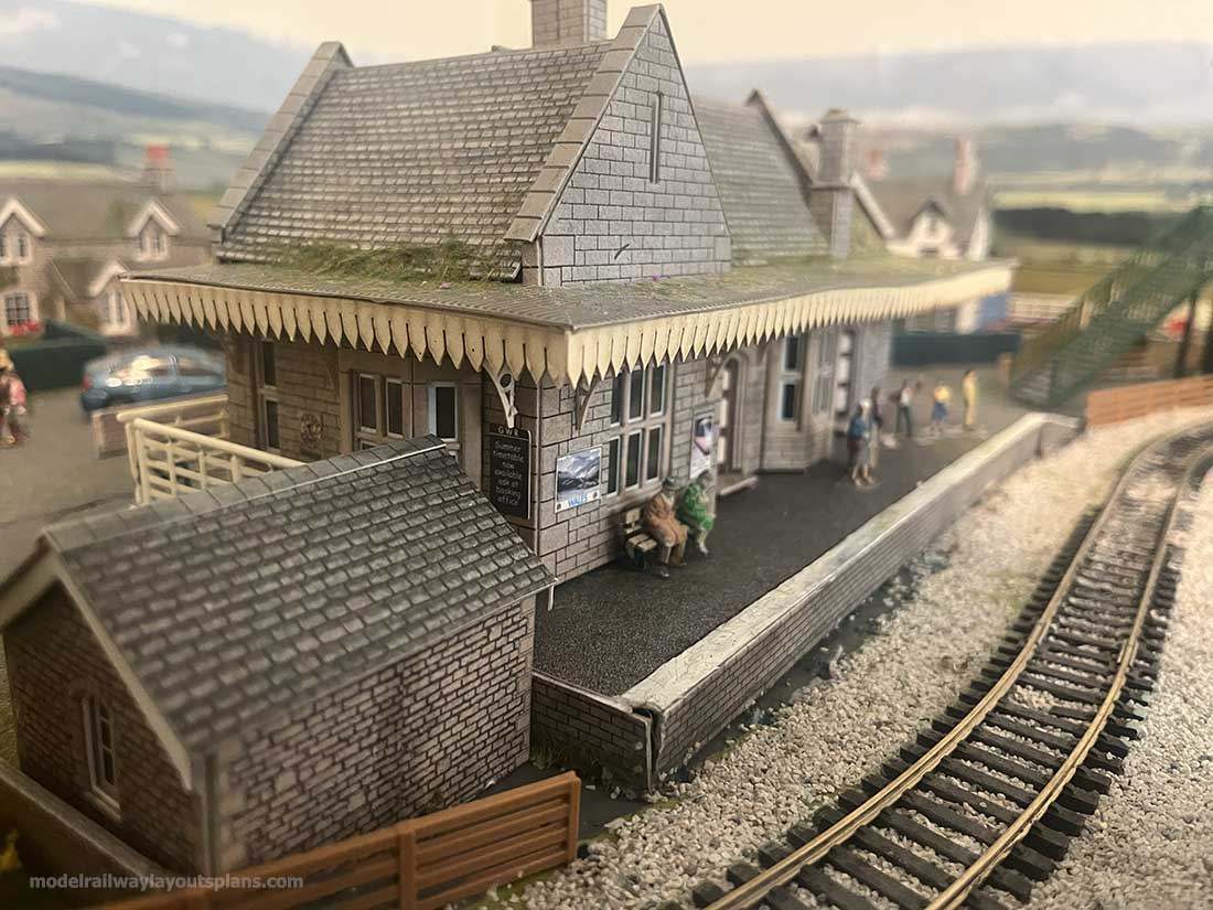oo scale station