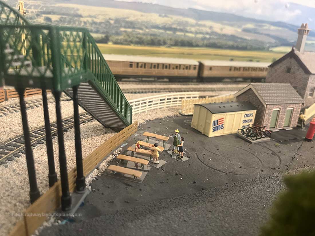 oo scale station