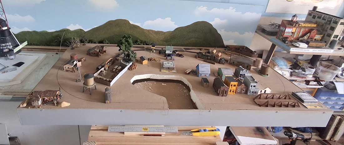 building a modulrar train layout cutting lake out